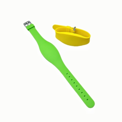 購入 柔軟な13.56 Mhz RFID 腕帯 プログラム可能な RFID ブレスレット 耐候 online manufacture